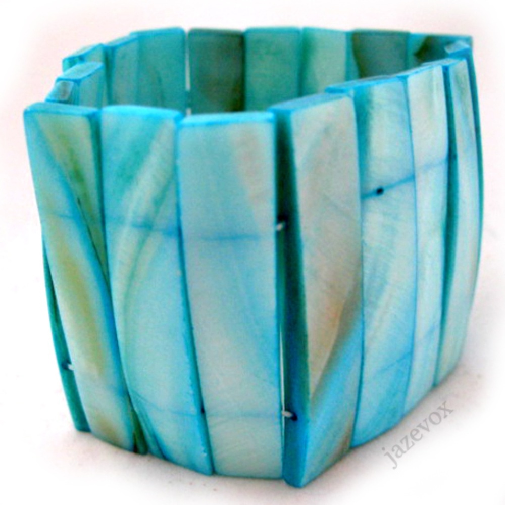 NEW Bangle Bracelet Mother of Pearl Shell Shells